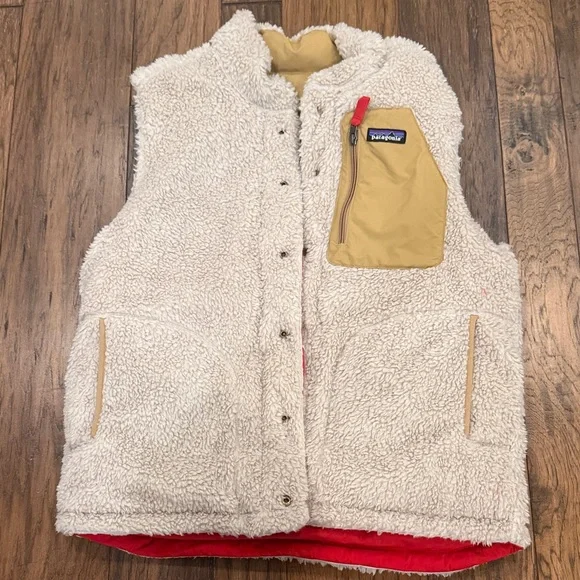 Patagonia Red and Tan Puffer Vest with Sherpa Lining - Picture 4 of 4